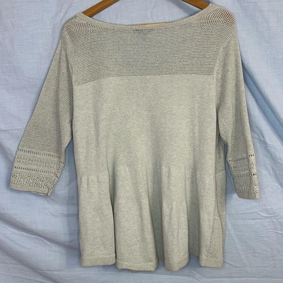 Torrid Light Gray Pointelle Stitch Babydoll Lightweight Summer Sweater in 2 (2X) - Picture 4 of 16
